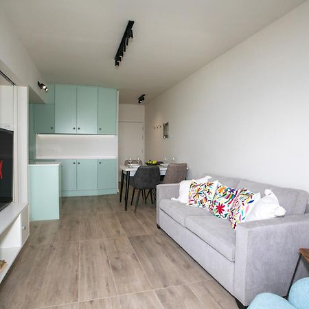Palmove Luxurious Beachfront Apt Lárnaka Eksteriør bilde