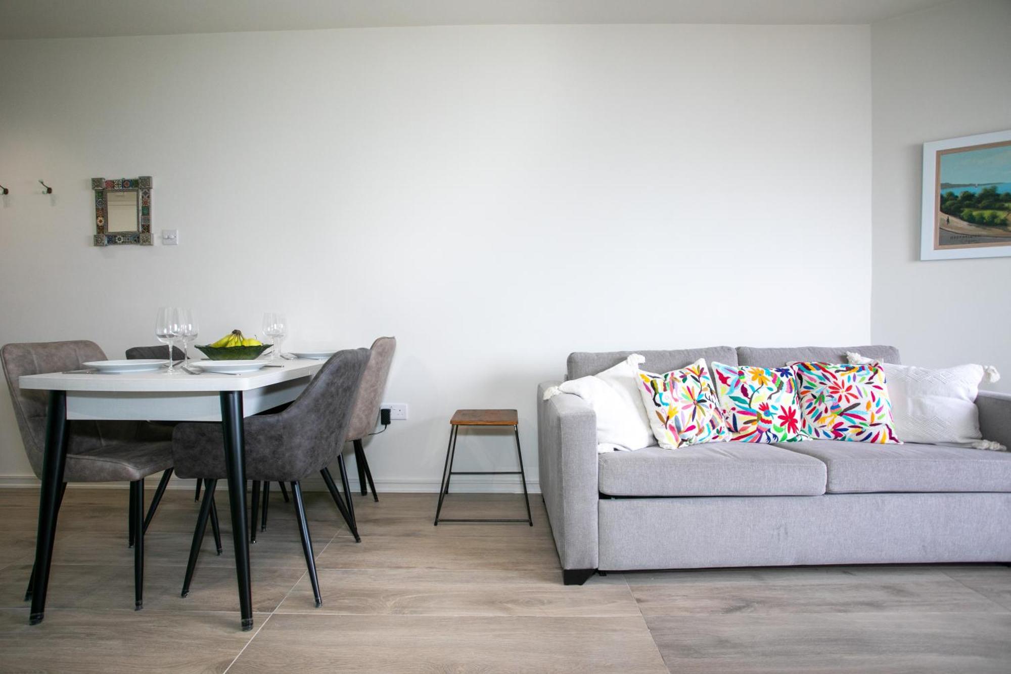 Palmove Luxurious Beachfront Apt Lárnaka Eksteriør bilde